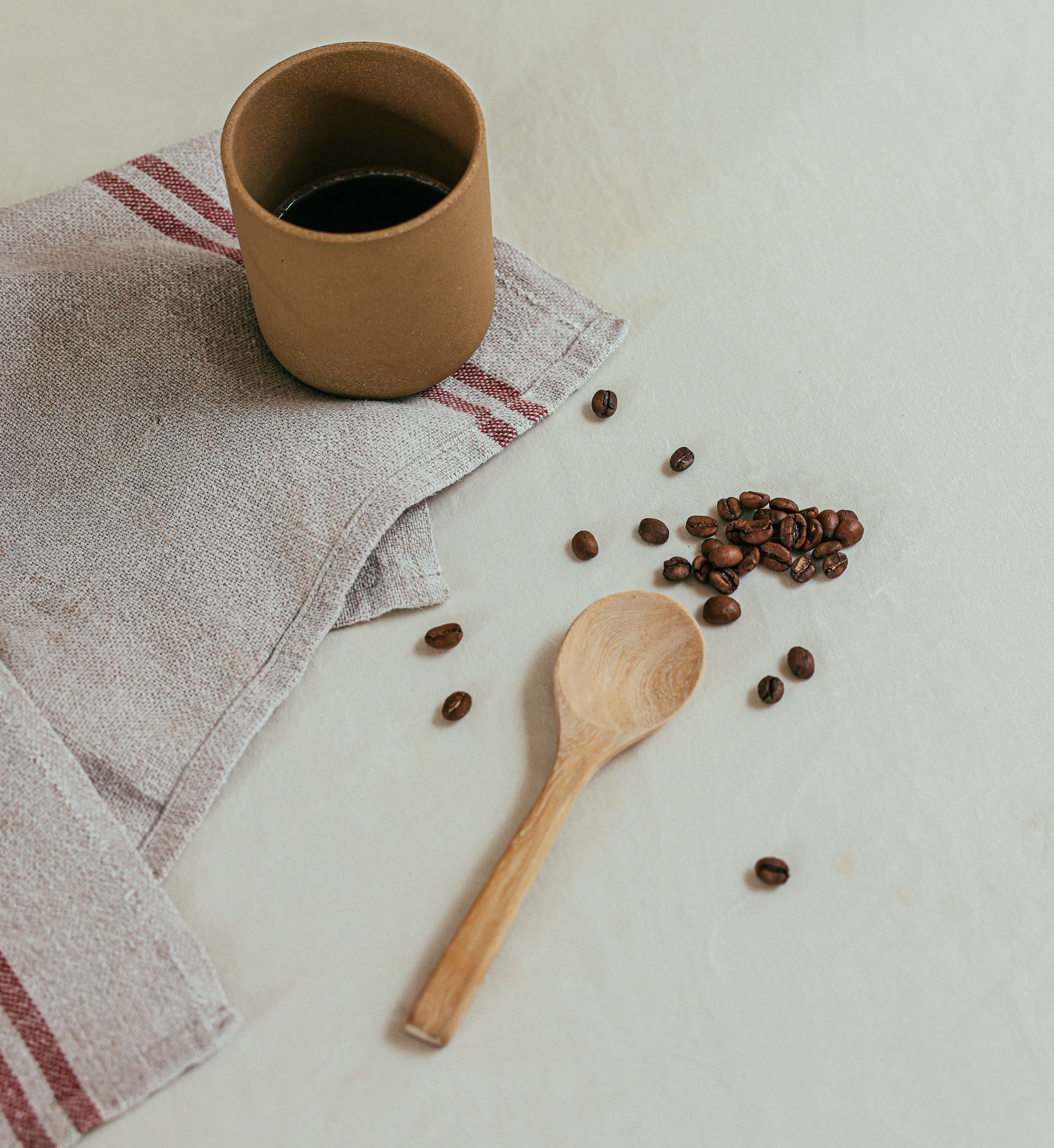 Kaffeetasse und Bohnen